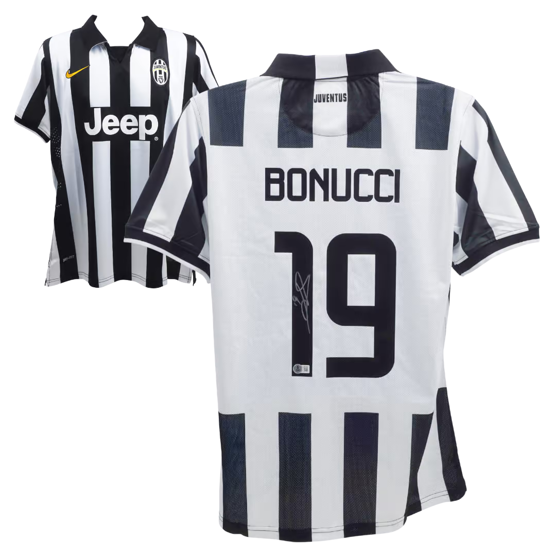 Leonardo Bonucci Signed Juventus FC Home Soccer Jersey #19 with Beckett Witness