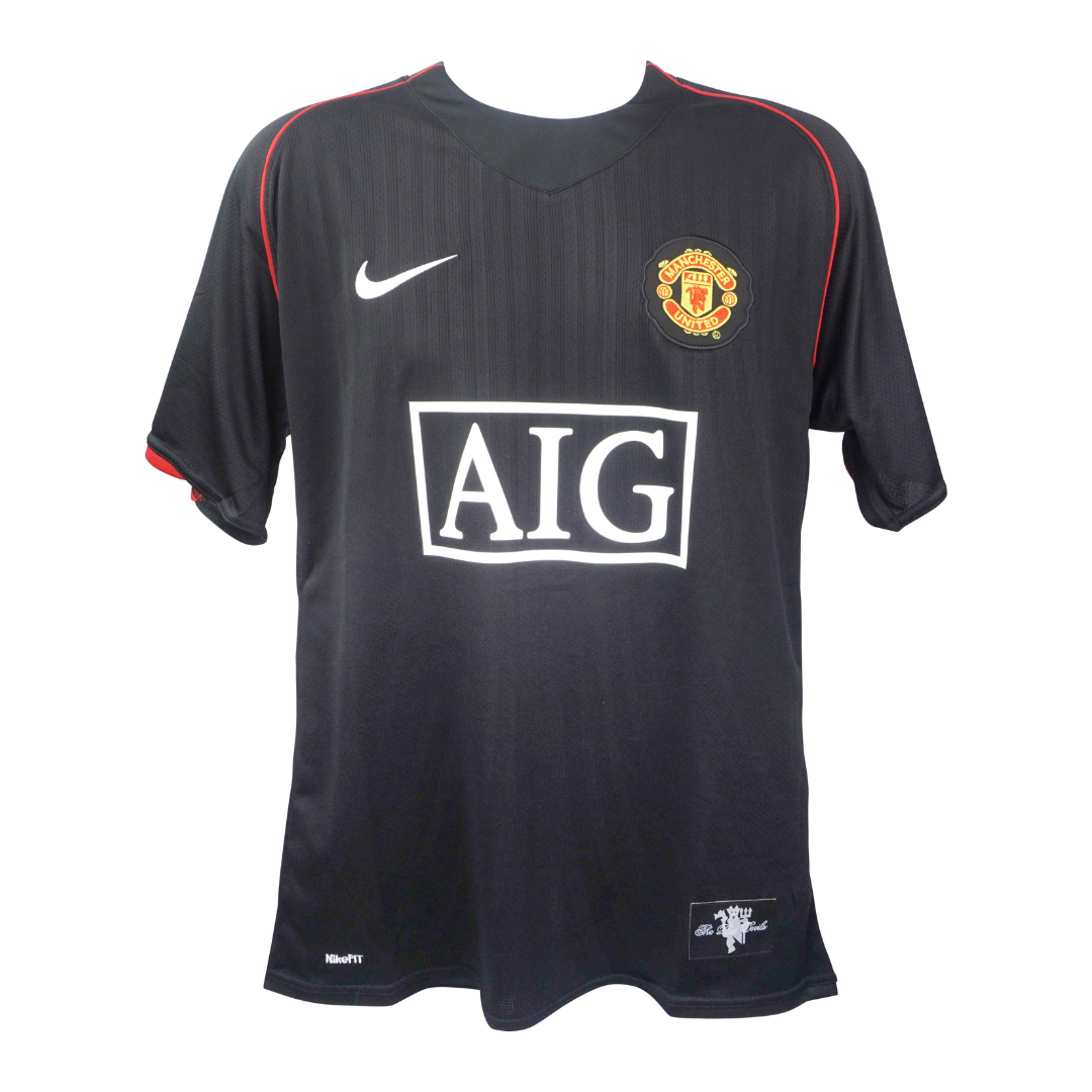 Ryan Giggs Signed Manchester Utd Away Soccer Jersey #11 with Beckett Witness