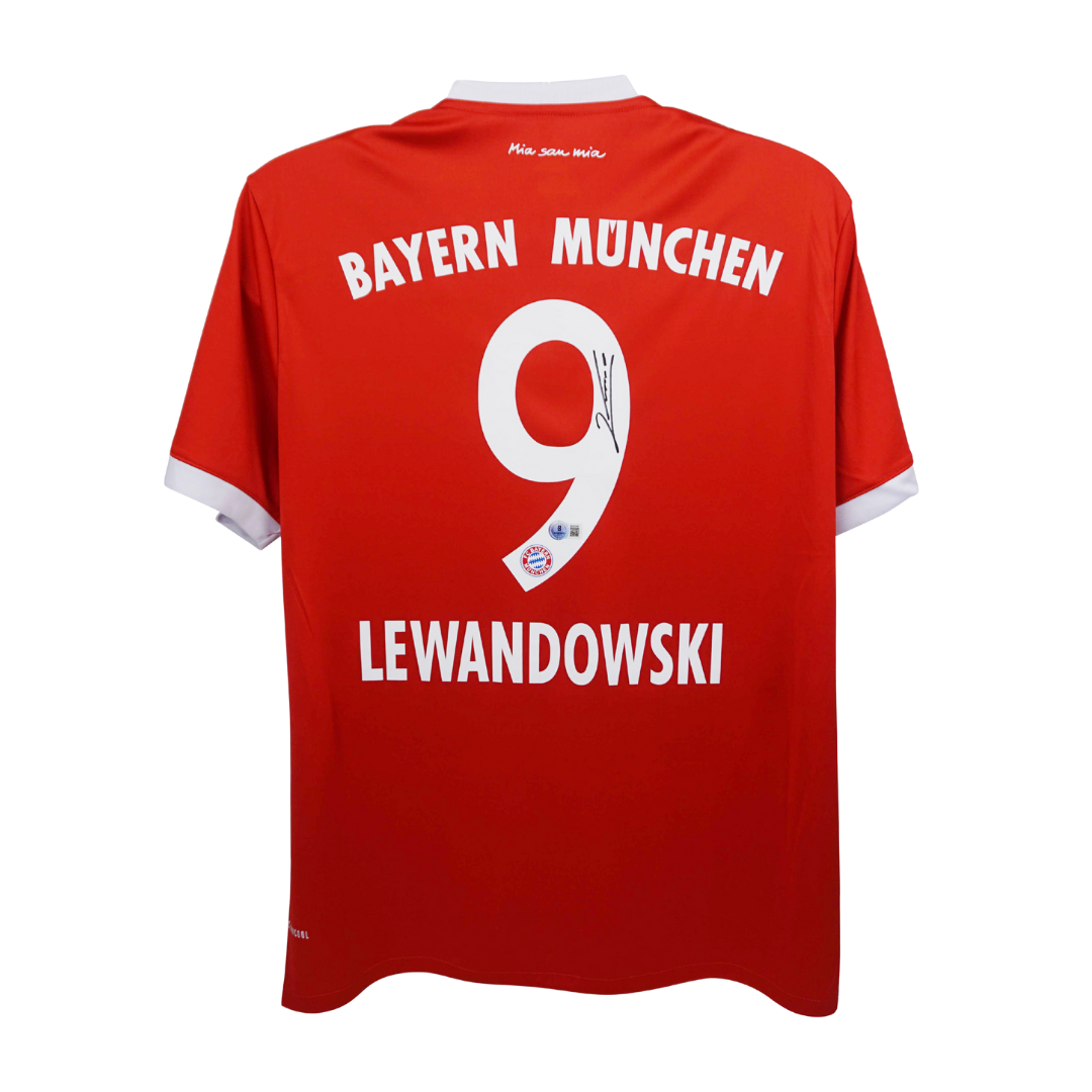 Robert Lewandowski Signed Bayern Munich Home Soccer Jersey #9 with Beckett COA