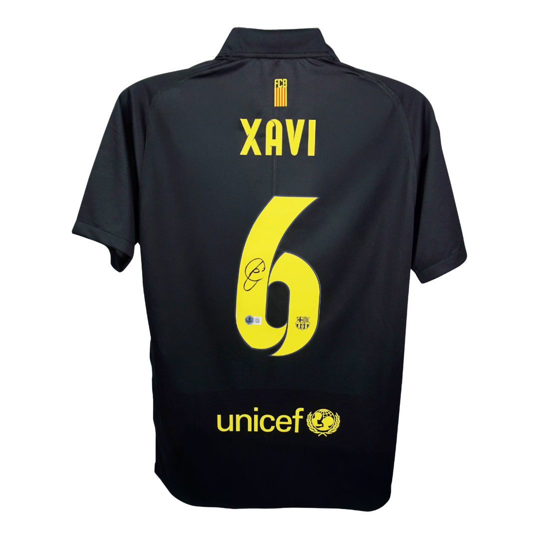Xavi Hernandez Signed Barcelona Away Soccer Jersey #6 with Beckett COA