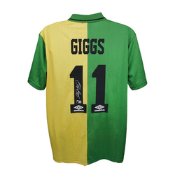 Ryan Giggs Signed Manchester United Away Soccer Jersey #11 with Beckett Witness