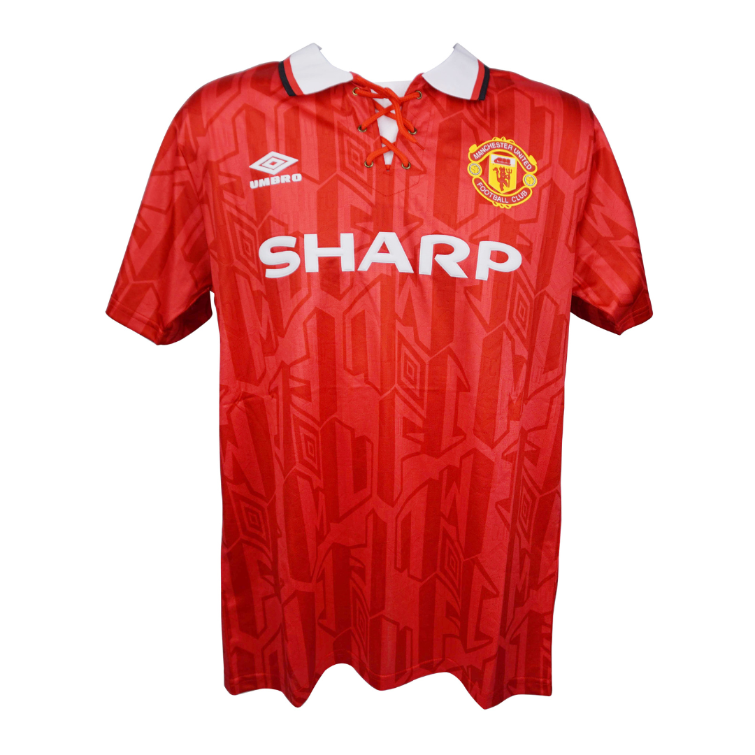 Ryan Giggs Signed Manchester United Home Soccer Jersey #11 with Beckett Witness