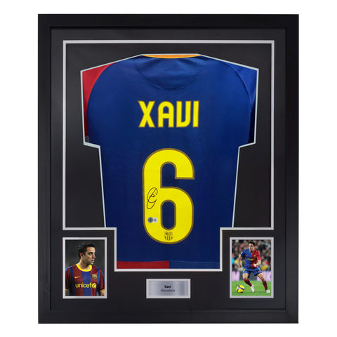 Framed Xavi Hernandez Signed Barcelona UCL Final Soccer Jersey #6 with Beckett COA